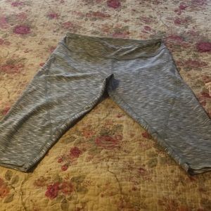 Crop yoga pants